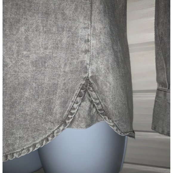 American Eagle Sz SMALL Soft Chambray Shirt Top Gray Mineral Wash Cotton EUC - Picture 6 of 10